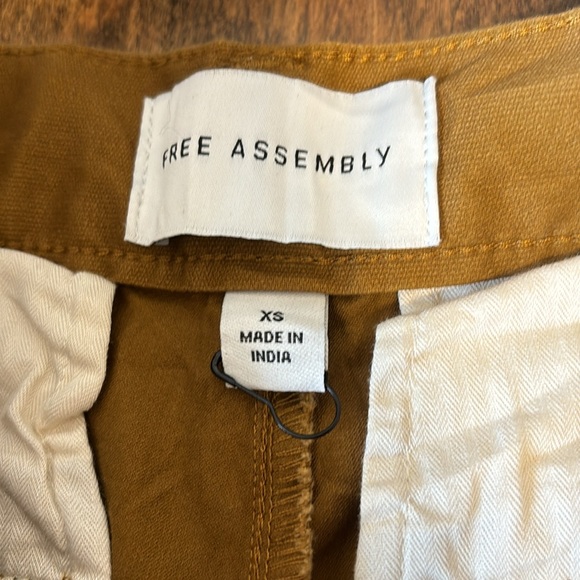 Free Assembly cargo pants. - Picture 7 of 8